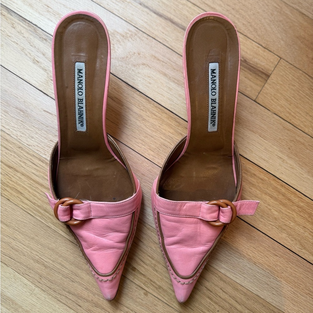 Vintage Manolo Blahnik Kitten Heels - Picture 6 of 12